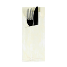 Bestekzakjes 20 cm x 8,5 cm creme inclusief wit servet 33 x 33 cm 2-laags